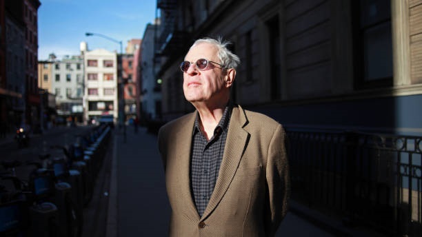 Charles Simic.jpg